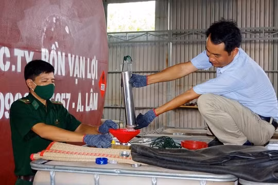 Khởi tố 4 đối tượng trong vụ sản xuất xăng giả tại Vũng Tàu