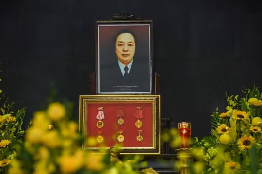 Tang lễ NSND Trung Kiên