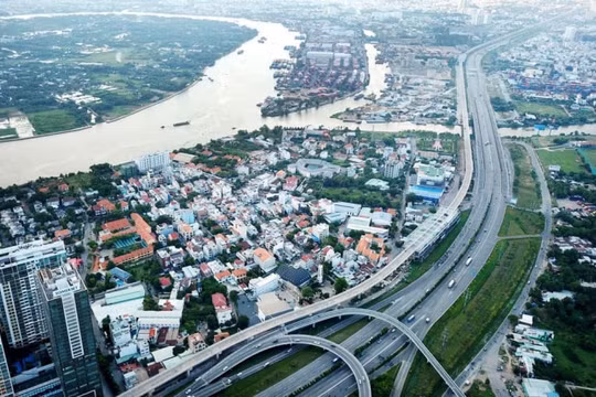 Vùng kinh tế trọng điểm phía Nam: Làm nhiều, hưởng ít
