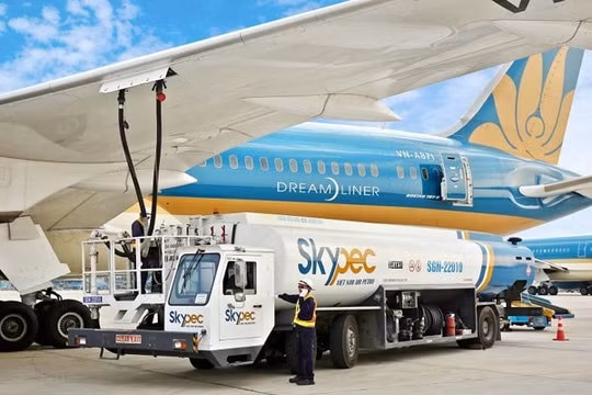 Nhiên liệu bay được giảm thuế bảo vệ môi trường đến hết năm 2021
