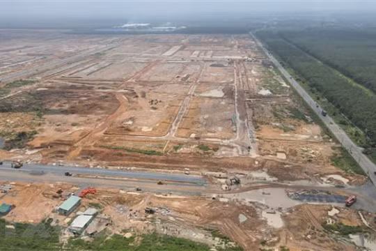 Phó Thủ tướng Lê Văn Thành giao mốc tiến độ hoàn thành bàn giao 1.810 ha đất xây dựng sân bay Long Thành
