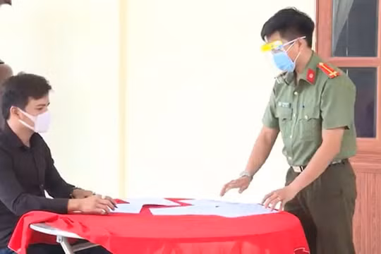 Bị phạt 7,5 triệu đồng vì đăng thông tin F0 nghe từ người hàng xóm