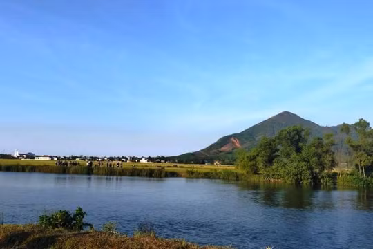 Đi chăn trâu rồi rủ nhau tắm sông, 2 chị em ruột đuối nước thương tâm
