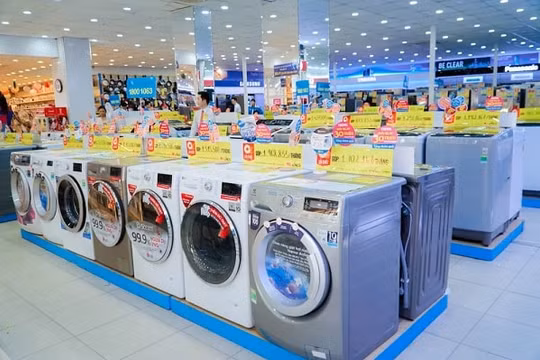 Siêu thị điện máy tồn kho, lỗ lớn