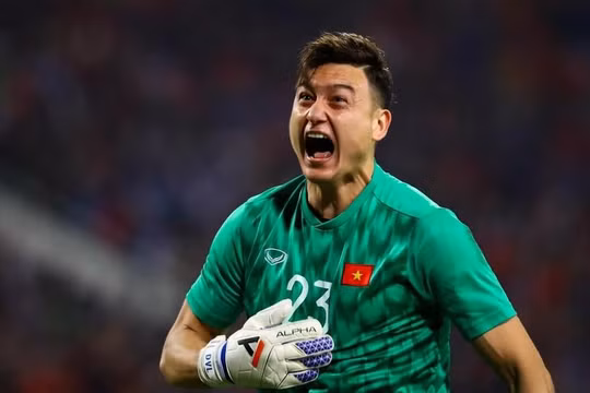 Thủ thành Văn Lâm có thể ra mắt CLB Cerezo Osaka ở trận không khán giả