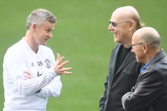 Nhà Glazers rao bán CLB Man Utd với giá bất ngờ?