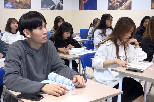 Tiếng Hàn trở thành môn học 'bắt buộc' từ lớp 3 đến 12?