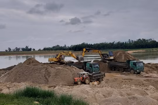 Quảng Nam: Lập lại trật tự, quy định về khai thác bến thủy nội địa