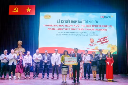 HDBank ký kết hợp tác với Đại học Ngoại ngữ - Tin học TP.HCM