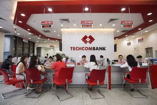 Càng gặp khó vì Covid-19, người dân càng có xu xướng để sẵn tiền trong tài khoản ngân hàng
