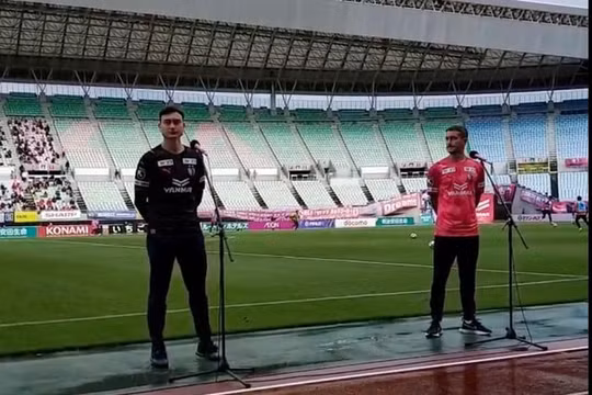 Đặng Văn Lâm chính thức ra mắt CLB Cerezo Osaka