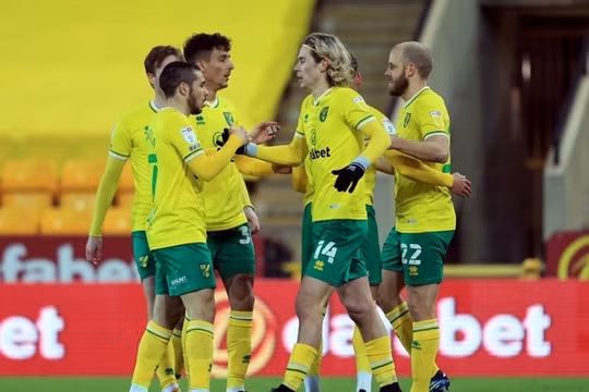 CLB đầu tiên giành vé thăng hạng Premier League 2021/22