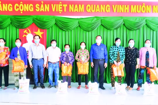Bài 4: Nỗ lực nâng cao ý thức đạo đức nghề nghiệp, trách nhiệm xã hội của người làm báo địa phương