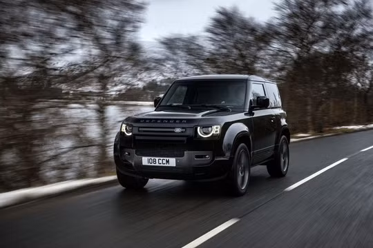Land Rover Defender V8 có thêm hai phiên bản đặc biệt