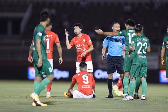 Tiền vệ Lee Nguyễn ghi bàn trên chấm 11m, CLB TP. HCM đánh bại Sài Gòn FC