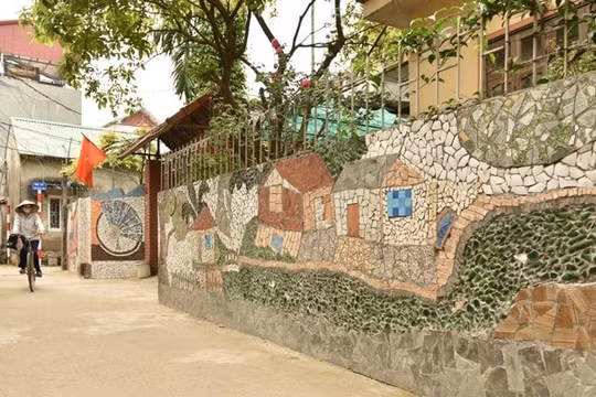 Hà Nội: Độc đáo con đường gốm sứ làm từ rác thải ở làng Liên Mạc