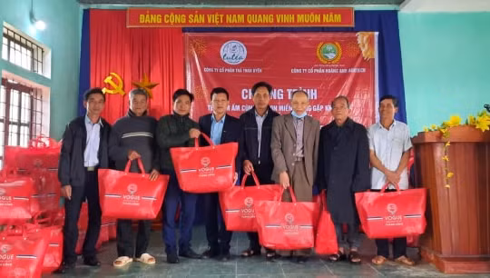 Quảng Bình: Doanh nghiệp sẻ chia, bà con đón Tết đầm ấm xum vầy