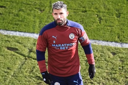 HLV Pep Guardiola đem tin cực vui đến NHM Man City