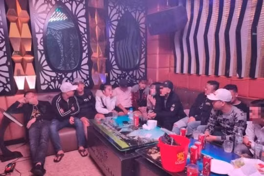 Phát hiện gần 40 thanh niên 'phê' ma tuý trong quán karaoke