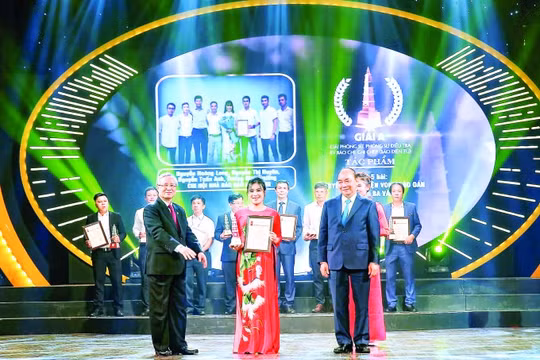 “Sự vinh danh xứng đáng cho những ngày tác nghiệp gian nan trong đại dịch”