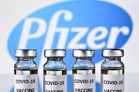 Vaccine Pfizer hiệu quả 93% ngăn nhập viện người 12-18 tuổi