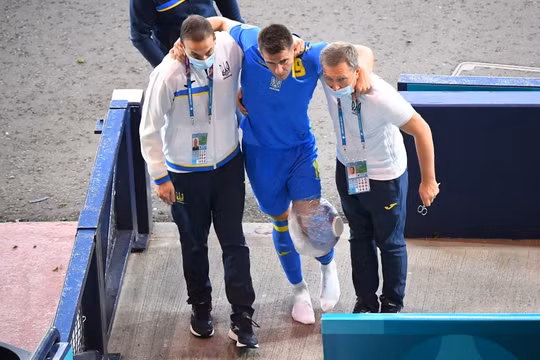 Tiền đạo đội tuyển Ukraine chia tay Euro 2020