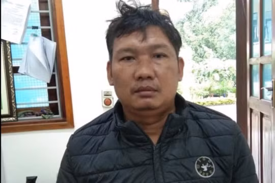 Túng quẫn, bán con gái để lấy tiền chữa bệnh