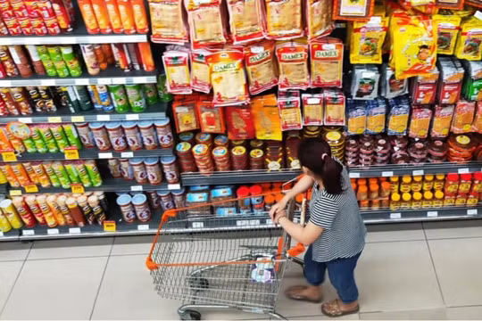 COVID-19 kéo dài và diễn biến phức tạp, ngành bán lẻ đang ứng phó ra sao?