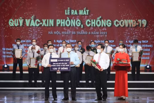 T&T Group và hệ sinh thái của bầu Hiển đóng góp gần 240 tỷ đồng phòng chống dịch Covid-19