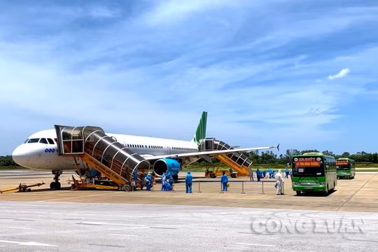 Hà Tĩnh: Những "chuyến bay ấm tình quê hương"