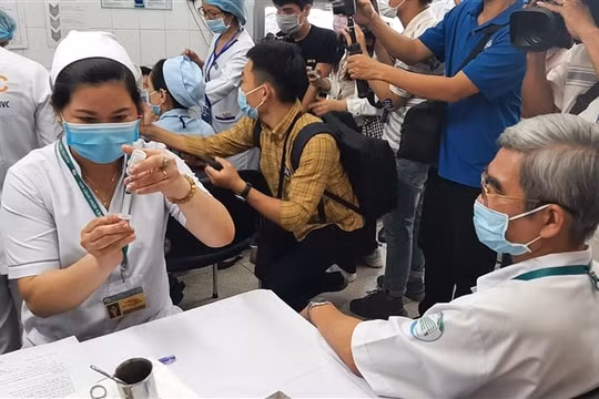 TP.HCM đã tiêm 1,8 triệu liều vắc xin Covid-19