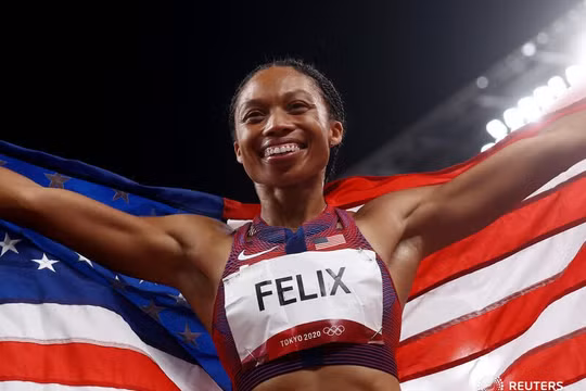 Vận động viên điền kinh người Mỹ đi vào lịch sử Olympic