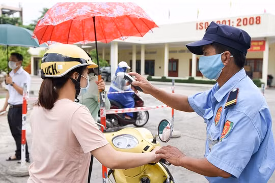 Quảng Ngãi: Người dân thành phố không được ra khỏi nhà sau 21h