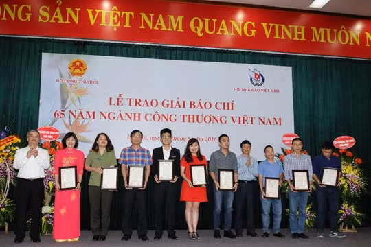 Phát động, tổ chức giải báo chí kỷ niệm 70 năm ngành Công Thương