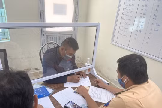 Xử phạt 17 triệu đồng, tước giấy phép lái xe 6 tháng đối với tài xế đi ngược chiều trên cao tốc