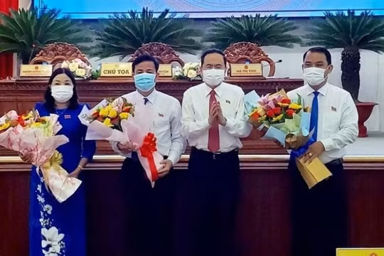 Chủ tịch HĐND, UBND tỉnh Hậu Giang tiếp tục tái đắc cử