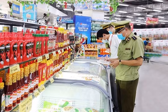 Xử lý nghiêm các hành vi lợi dụng tình hình dịch bệnh để găm hàng, tăng giá