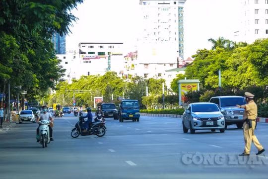 Nhiều người quay đầu xe từ xa khi nhìn thấy tổ công tác đặc biệt chốt kiểm tra