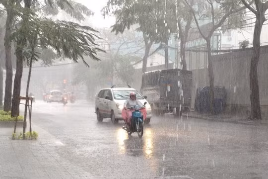 Dự báo thời tiết 18/7: Cảnh báo mưa lớn ở vùng núi Bắc Bộ