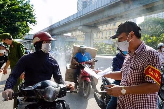 Công an Hà Nội lập 6 tổ liên ngành kiểm soát chặt người ra đường