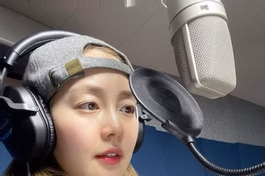 Sung Yuri - Nhan sắc ngỡ ngàng của nữ thần tượng đời đầu Kpop ở tuổi 40