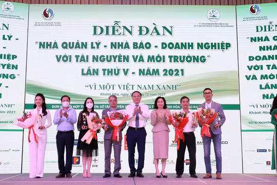 Báo chí và vai trò truyền tải thông điệp về ý thức trách nhiệm bảo vệ môi trường biển