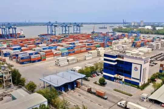Tân Cảng Hiệp Phước tạm ngừng dịch vụ đóng rút gạo, xuất khẩu gạo tiếp tục gặp khó