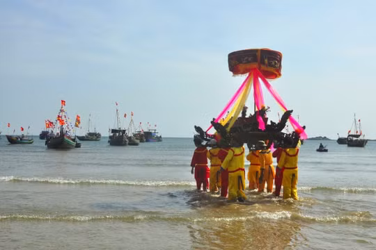 Lễ hội Cầu Ngư ở Hà Tĩnh được công nhận là di sản văn hóa phi vật thể quốc gia