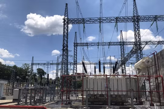 Đóng điện dự án nâng công suất trạm biến áp 220kV Sơn Hà