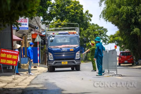Hà Nội lập chốt phòng dịch tại các ngả đường giáp ranh Bắc Ninh, Bắc Giang