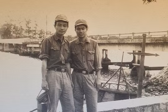 Vụ trưởng Vũ Duy Thông và Báo Đảng địa phương