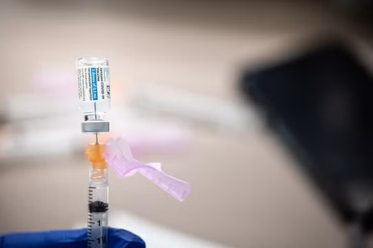 Biến thể Nam Phi có thể kháng được vắc xin của Pfizer