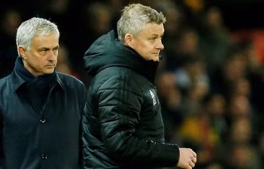 HLV Mourinho tuyên bố ông không quá cần danh hiệu như Solskjaer