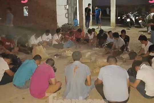 Triệt phá sới bạc khủng, thu giữ số tiền gần 100 triệu đồng